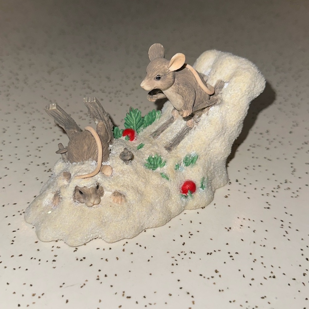 Vintage Charming Tails Hot Doggin figurine 87/993 Intro:1994 Retired:1995